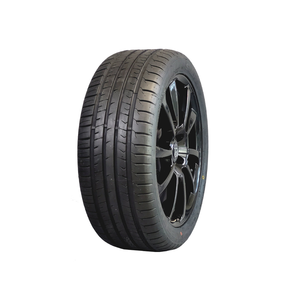 NEREUS 245/45ZR19 102W